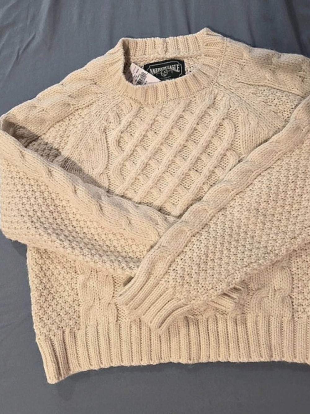 American Eagle Cable Knit Sweater in Cream Size Small NWT